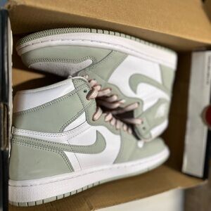 Jordan 1 Retro High OG Seafoam (Women's)